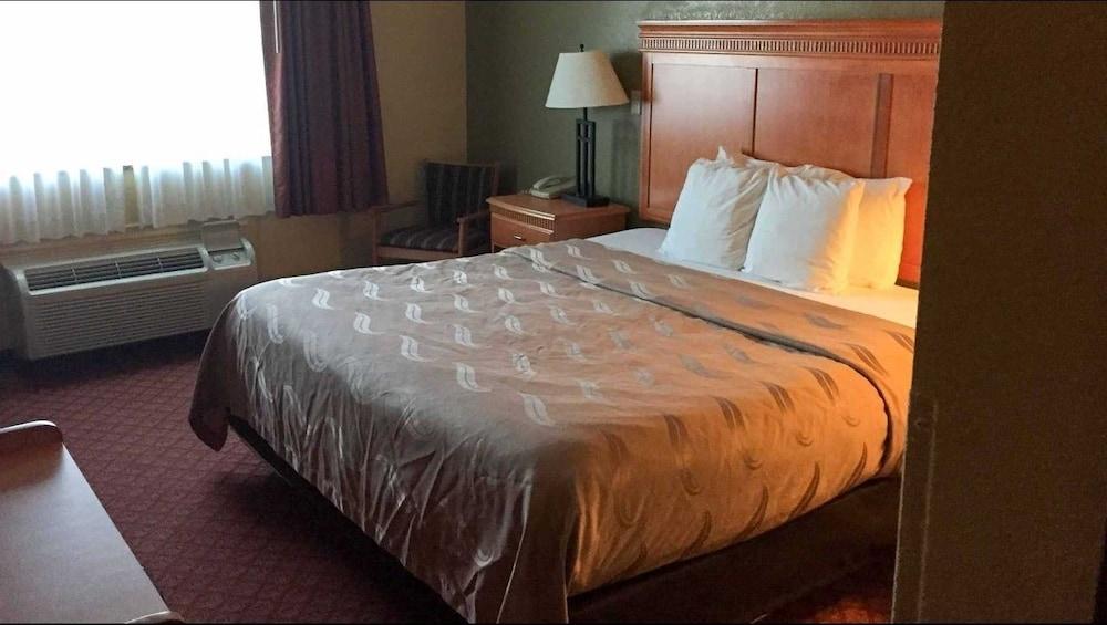 Rodeway Inn South Hutchinson Dış mekan fotoğraf