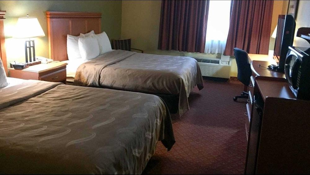 Rodeway Inn South Hutchinson Dış mekan fotoğraf