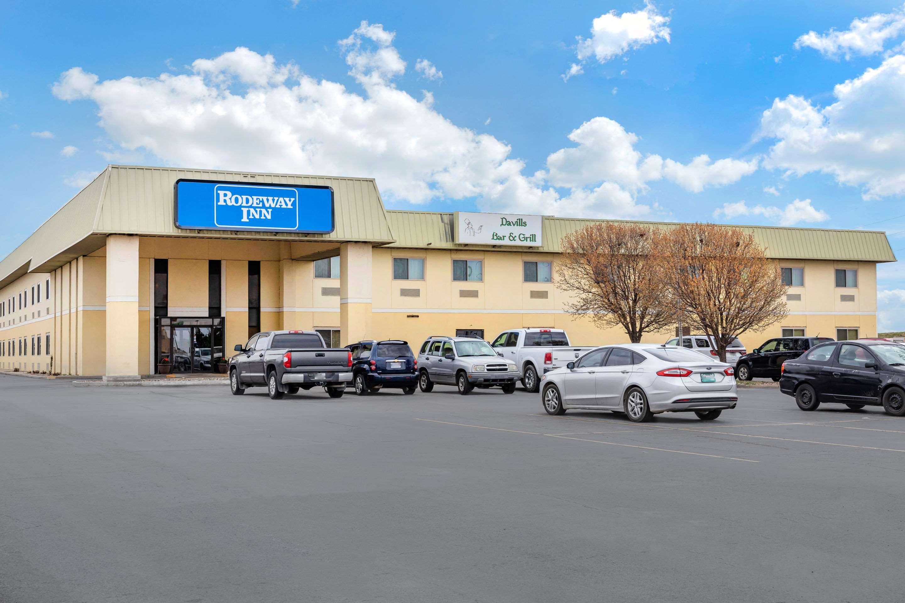 Rodeway Inn South Hutchinson Dış mekan fotoğraf