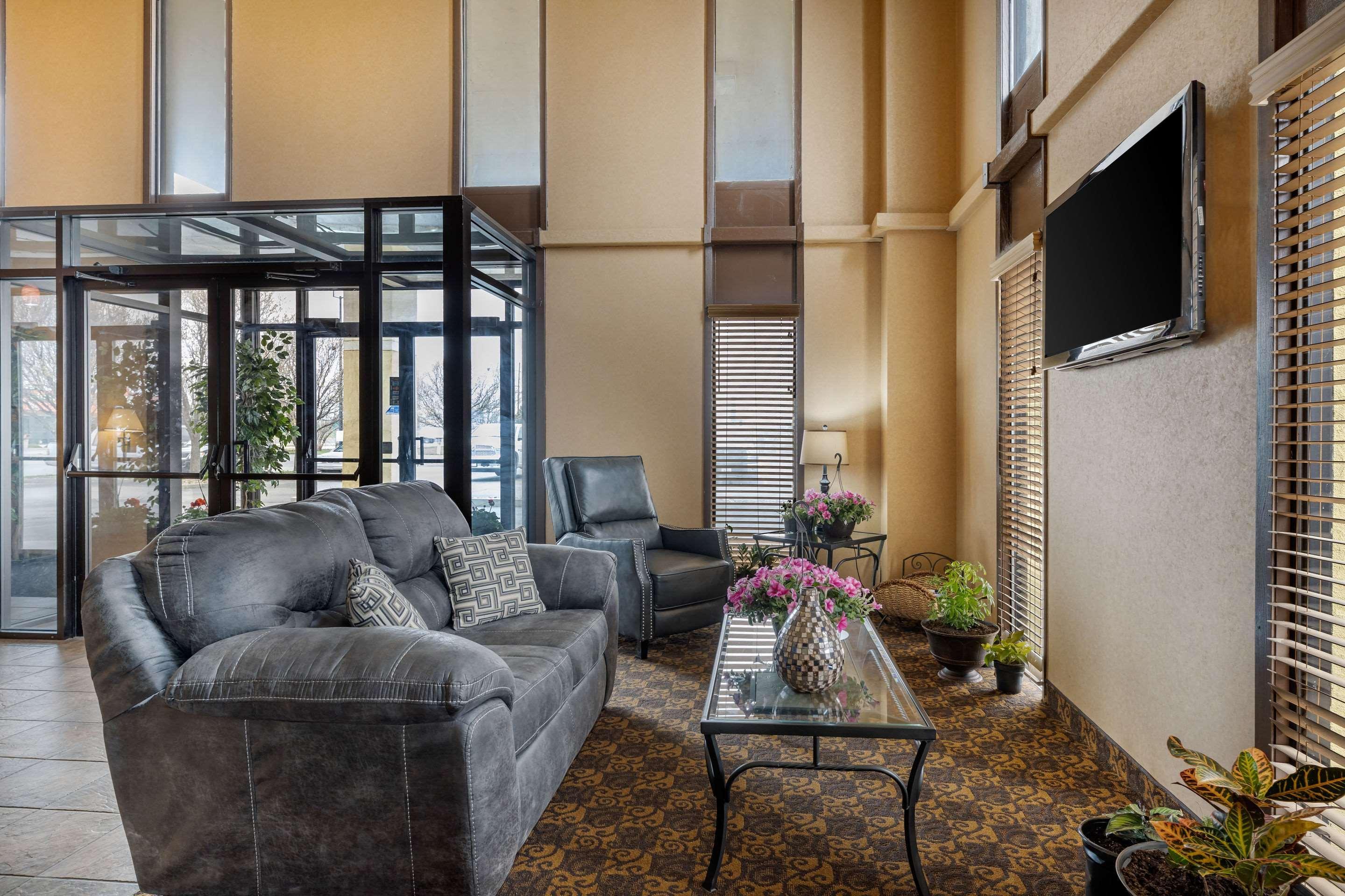 Rodeway Inn South Hutchinson Dış mekan fotoğraf