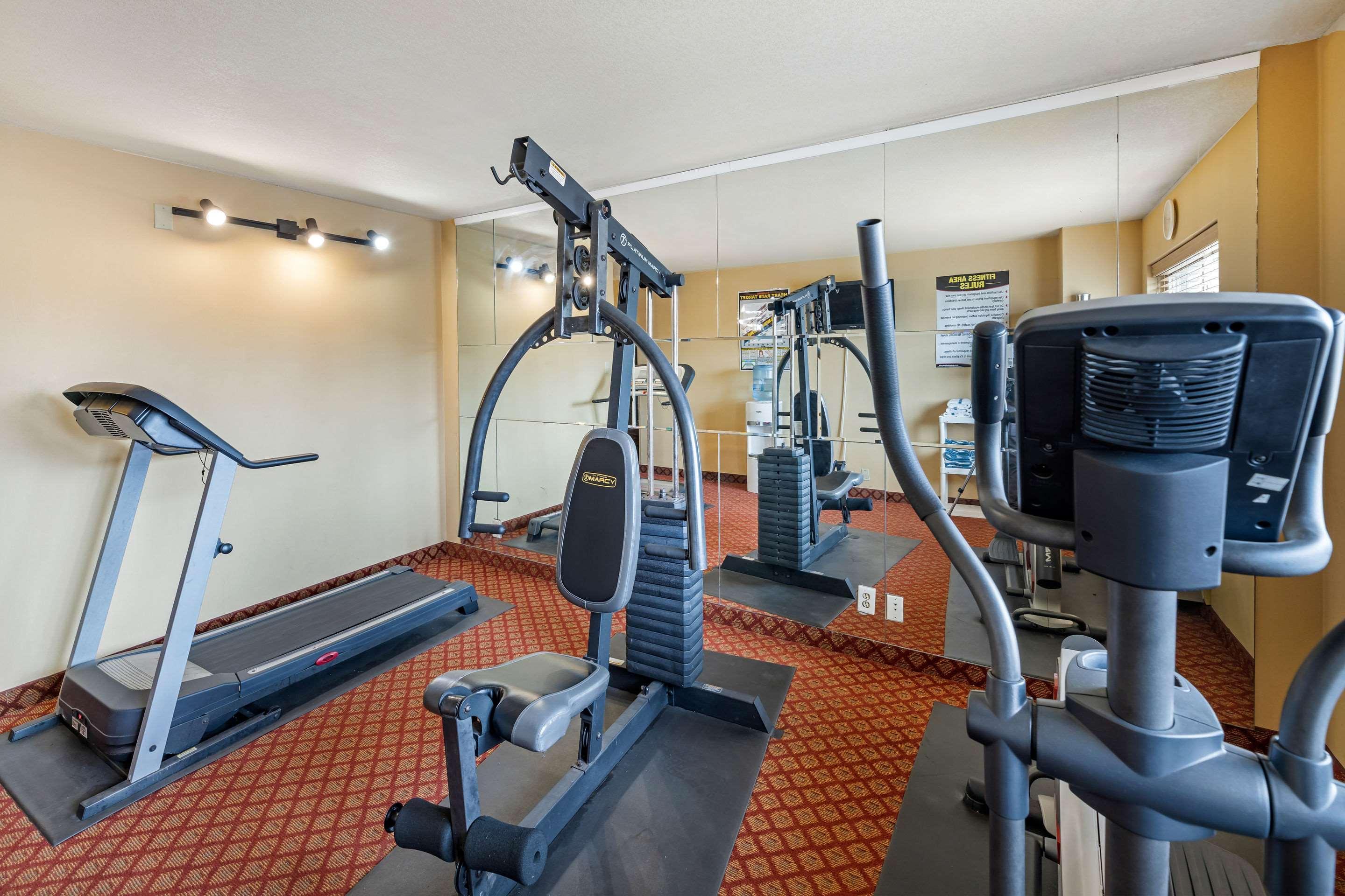 Rodeway Inn South Hutchinson Dış mekan fotoğraf