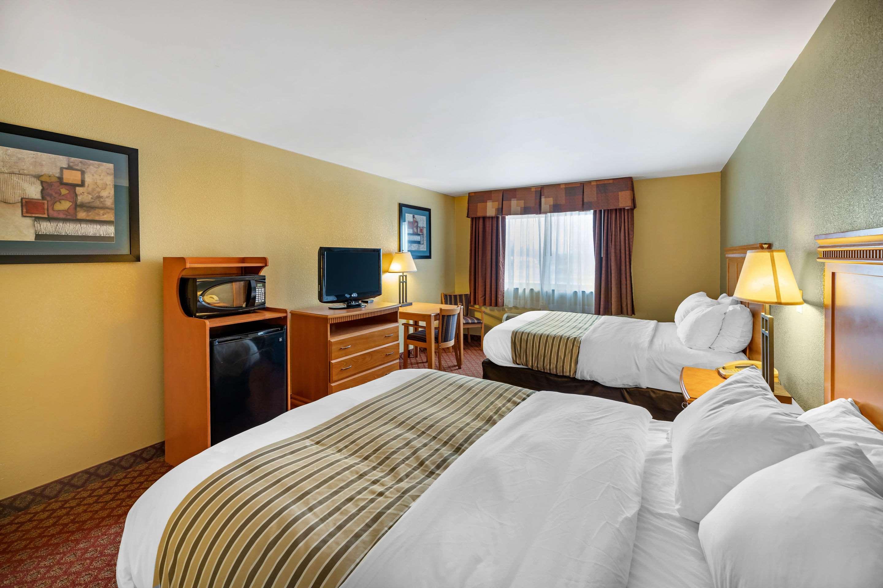 Rodeway Inn South Hutchinson Dış mekan fotoğraf