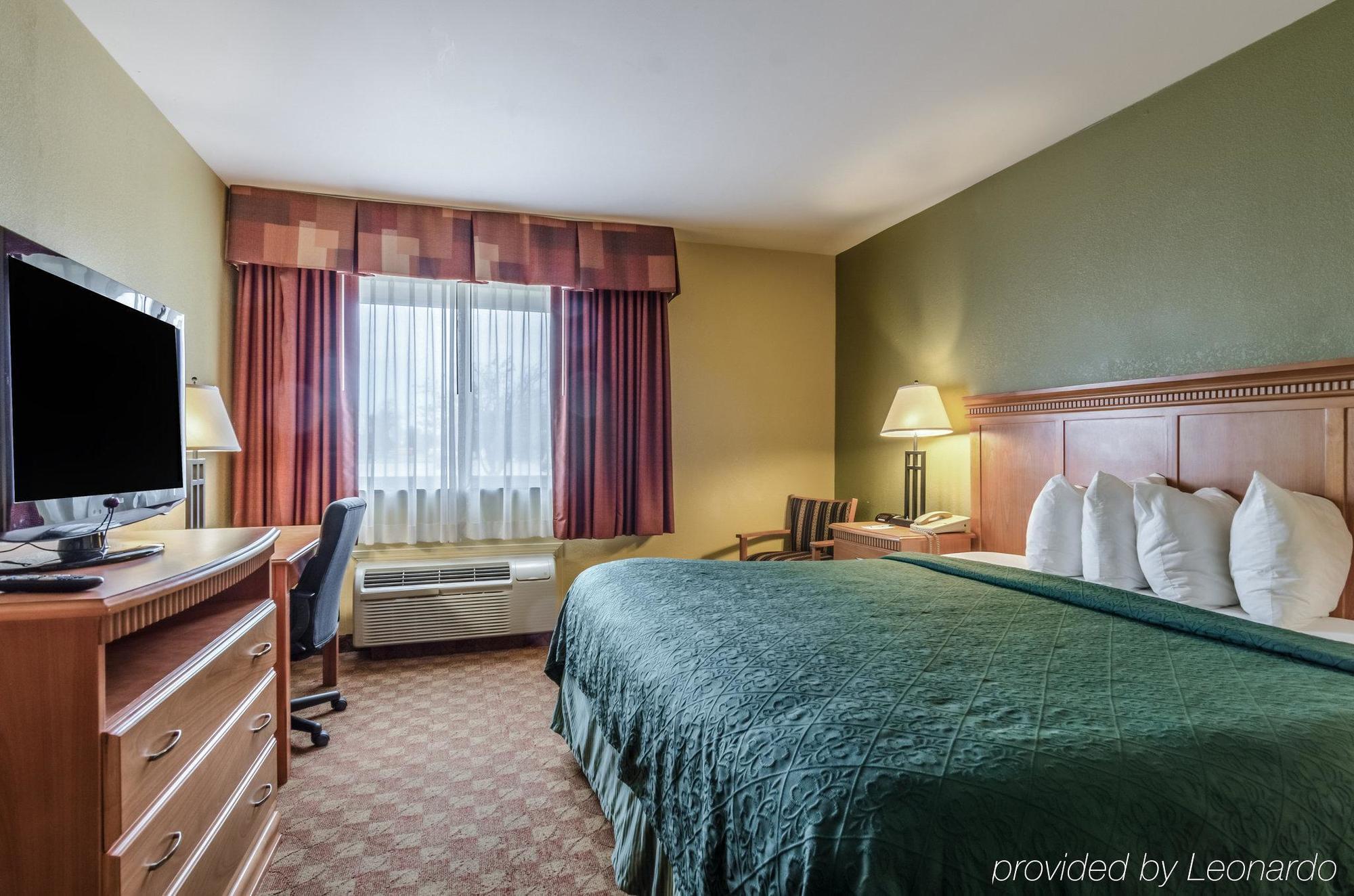 Rodeway Inn South Hutchinson Dış mekan fotoğraf