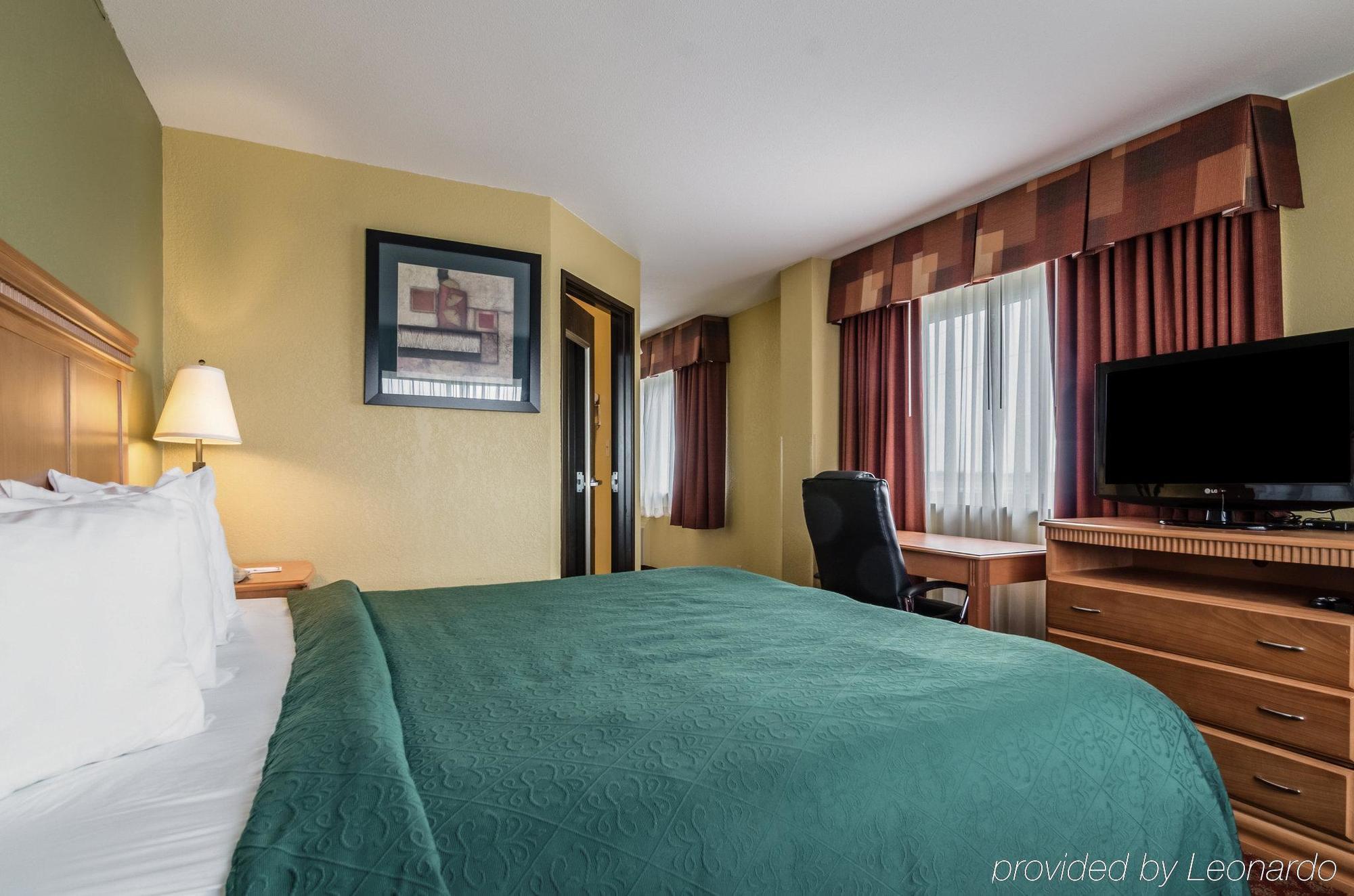 Rodeway Inn South Hutchinson Dış mekan fotoğraf