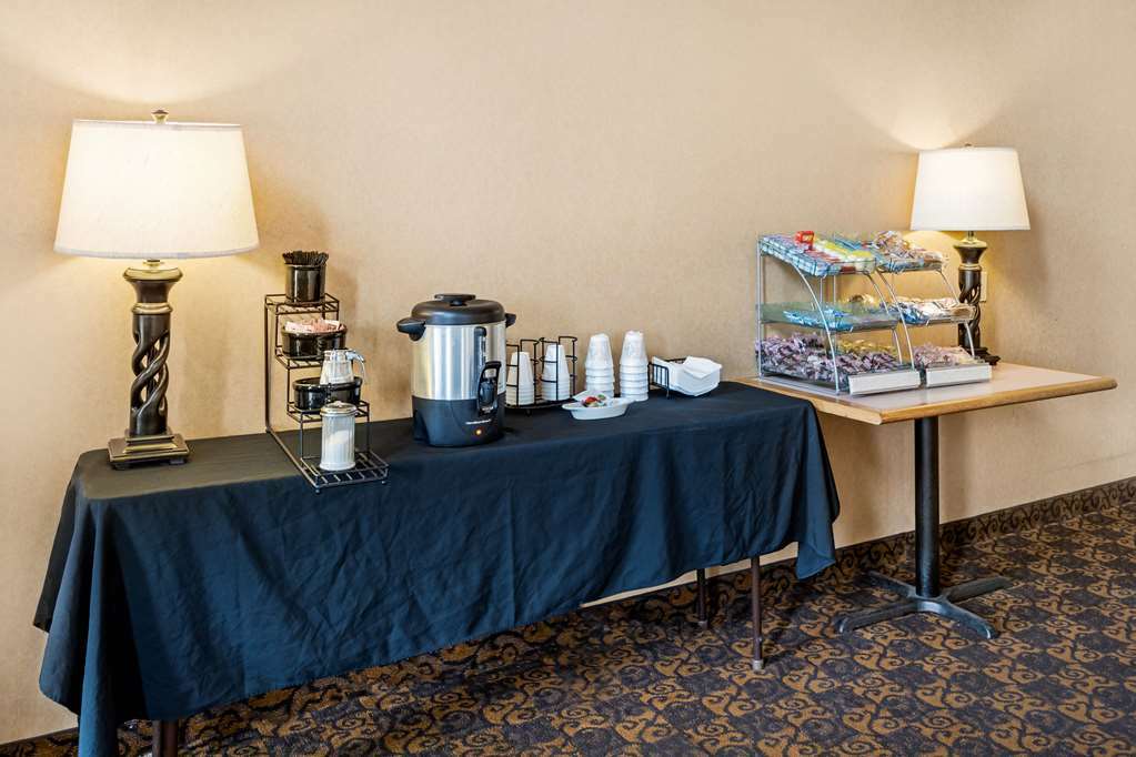 Rodeway Inn South Hutchinson Restoran fotoğraf